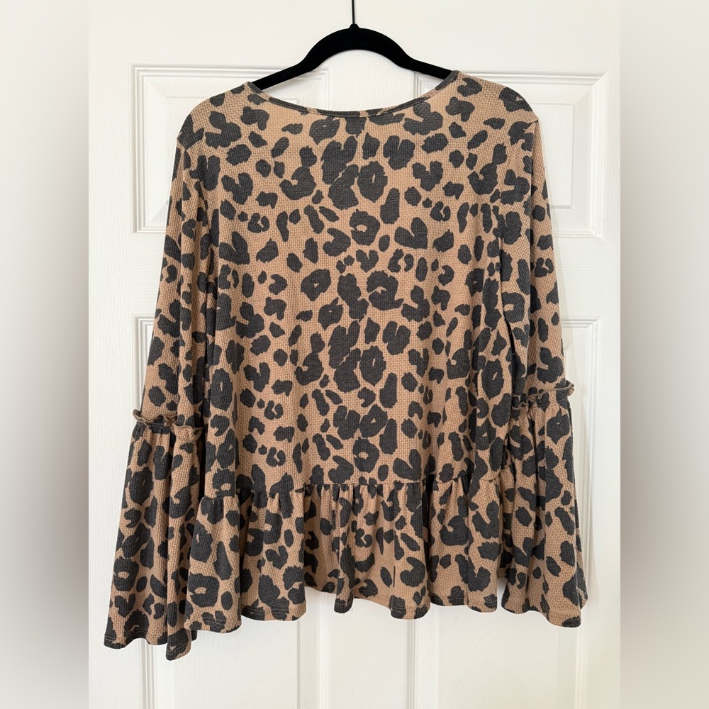 Altars state Leopard Print V-Neck Ruffle Hem Top - Picture 3 of 4